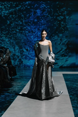 5 самых красивых образов из коллекции Valentin Yudashkin Haute couture 2025