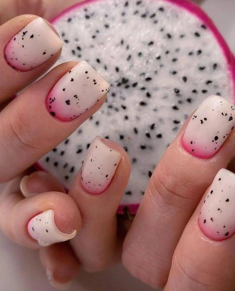 Dragon fruit nails — как повторить самый сочный маникюр лета