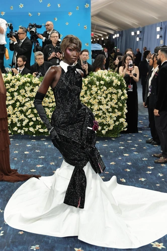 Фаворит Met Gala 2025: как Thom Browne одел главных звезд Голливуда (и обогнал даже Louis Vuitton)