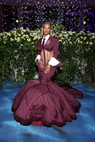 Фаворит Met Gala 2025: как Thom Browne одел главных звезд Голливуда (и обогнал даже Louis Vuitton)