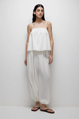 Где купить milkmaid top — любимый топ Хейли Бибер и тренд лета 2025