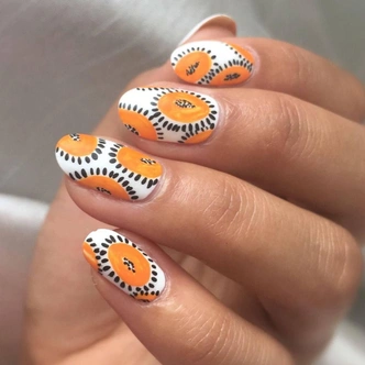 Маникюр с привкусом тропиков: теперь все повторяют papaya nails