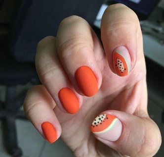 Маникюр с привкусом тропиков: теперь все повторяют papaya nails