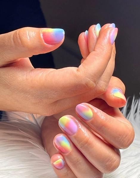 Сладкий маникюр: красим ногти в стиле bubblegum