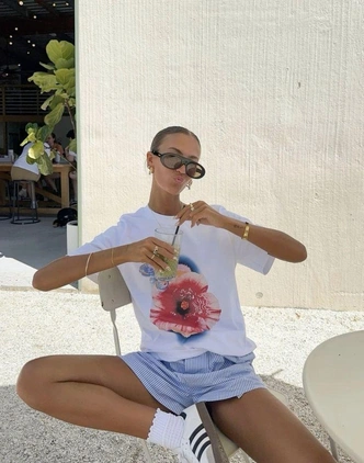 Baby tee — самая трендовая футболка лета 2025