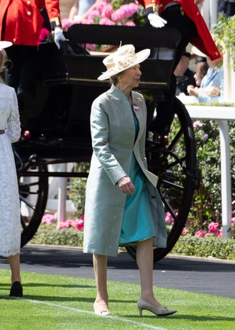 Лучшие королевские образы на открытии скачек Royal Ascot 2025 (и самые необычные шляпы)