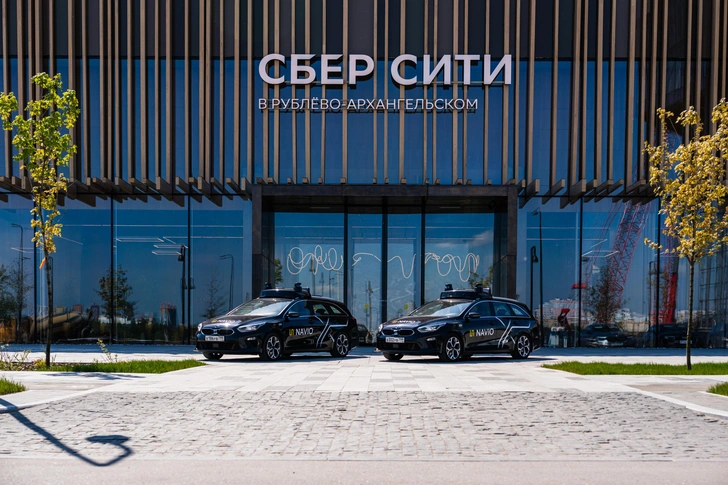 Воздушное белье и сияние: чем бренды удивляют этим летом