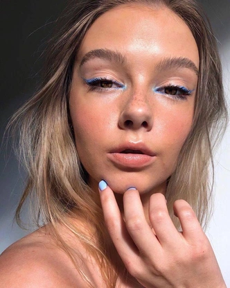 Baby blue: самый эффектный макияж лета, который не прощает ошибок
