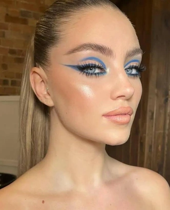 Baby blue: самый эффектный макияж лета, который не прощает ошибок