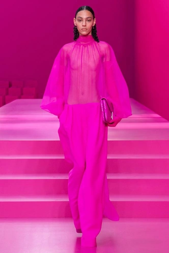 Гонка за Labubu, желейные сумки от Gucci: что такое dopamine dressing (и почему он так популярен)