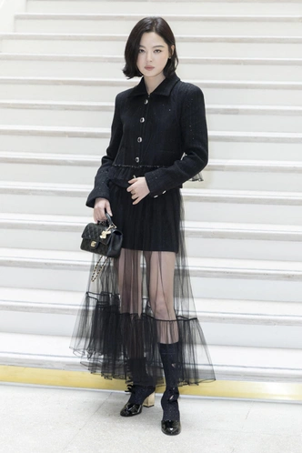Самые красивые гостьи показа Chanel — голосуйте!