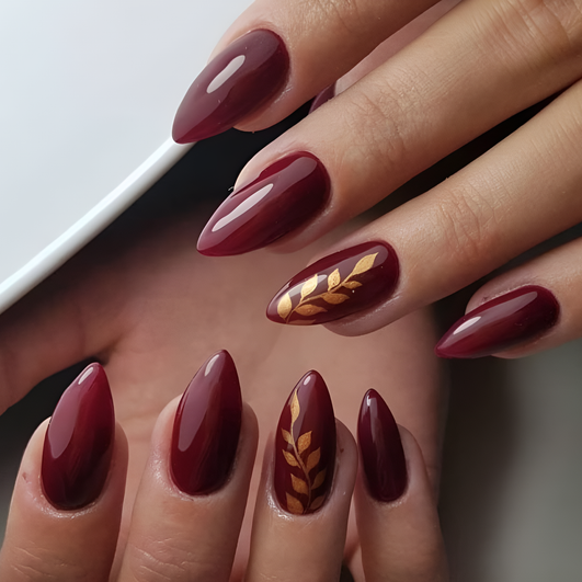 Денежный маникюр на ноябрь 2025: какие цвета притягивают богатство, удачу и стабильность, список оттенков, идеи для маникюра