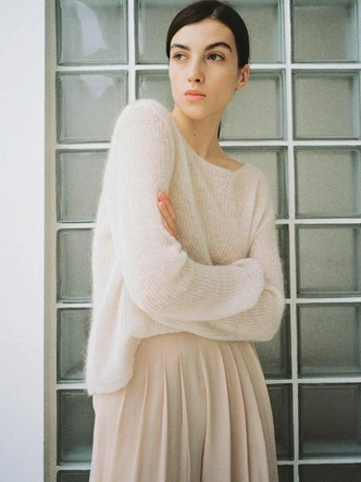 Какой он — идеальный базовый свитер: 33 лучших варианта у российских брендов