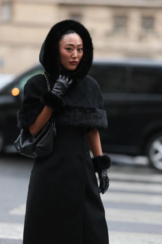 Меховые жилетки снова в тренде, но не те, что мы любили в нулевых