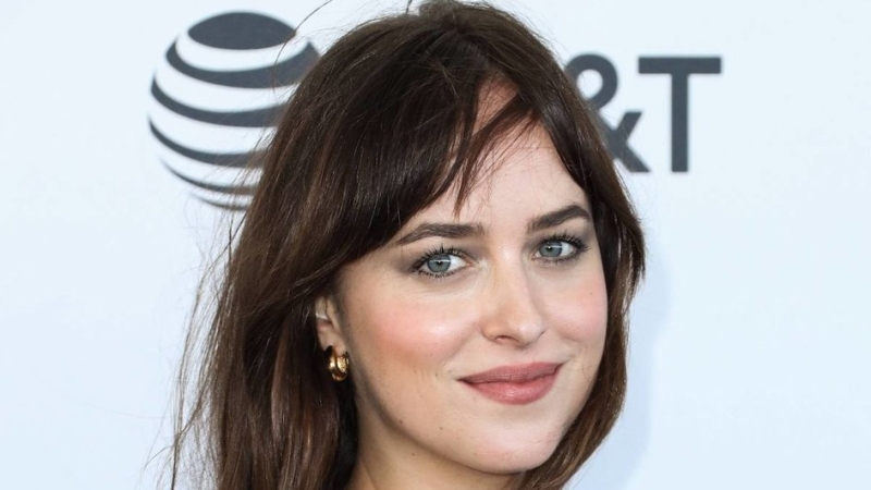 Дакота Джонсон до пластики: как выглядела дочь Мелани Гриффит до пластической операции, фото