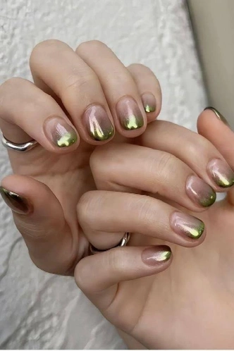 Денежный маникюр на декабрь 2025: привлекаем удачу в последние недели года