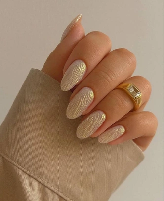 Денежный маникюр на декабрь 2025: привлекаем удачу в последние недели года