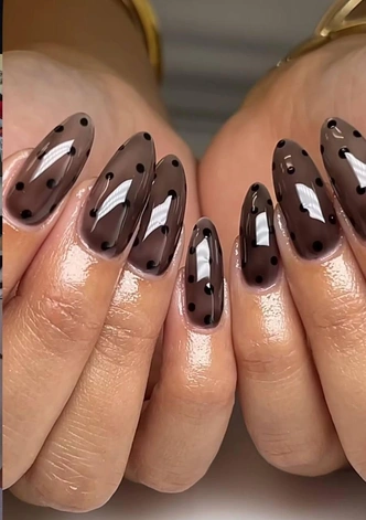 Денежный маникюр на декабрь 2025: привлекаем удачу в последние недели года