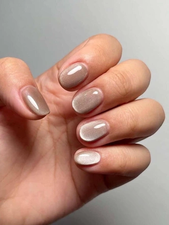 Денежный маникюр на декабрь 2025: привлекаем удачу в последние недели года