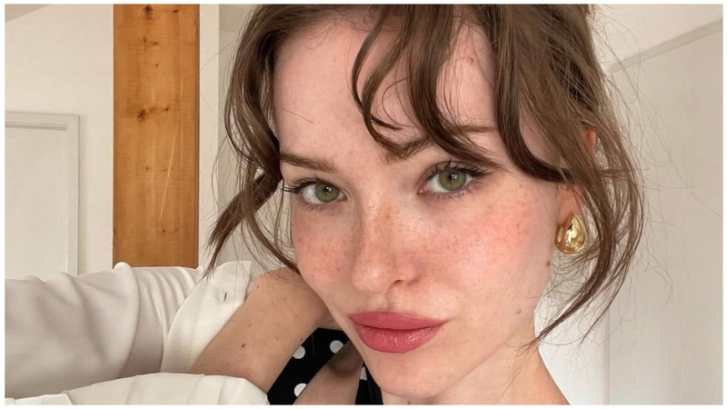 Естественный румянец на целый день: техника, которая продлевает стойкость макияжа