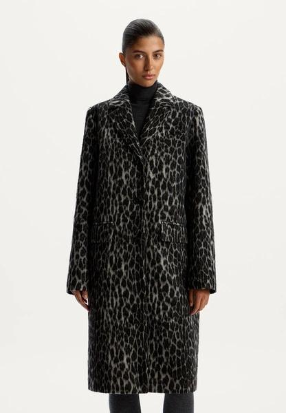 Главная покупка сезона: леопардовое пальто, которое носят самые модные девушки