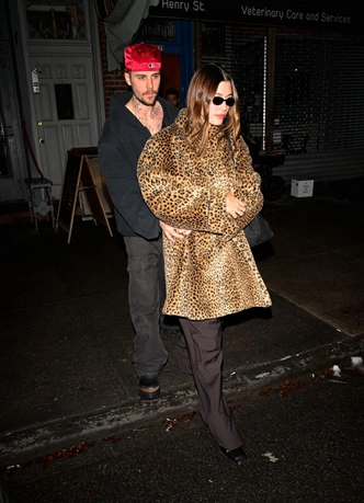 Главная покупка сезона: леопардовое пальто, которое носят самые модные девушки