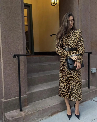 Главная покупка сезона: леопардовое пальто, которое носят самые модные девушки