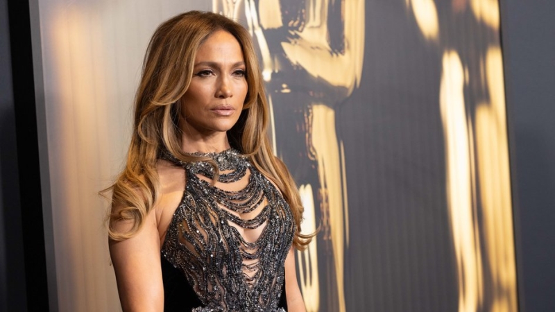 Главные оттенки в окрашивании на зиму на 2026 год: какие оттенки популярны, как выглядит сливвочный блонд, мнение мастера