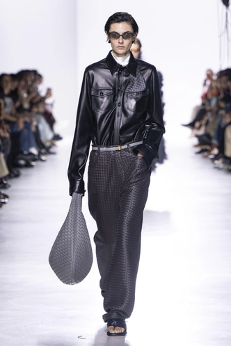 Идеальная база — брюки на осень-зиму 2025/26: лучшие модели у российских брендов