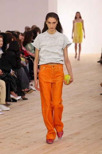 Идеальная база — брюки на осень-зиму 2025/26: лучшие модели у российских брендов