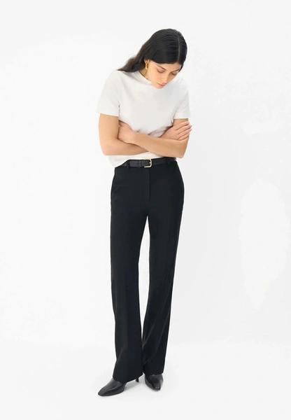 Идеальная база — брюки на осень-зиму 2025/26: лучшие модели у российских брендов