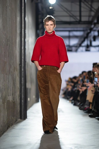 Идеальная база — брюки на осень-зиму 2025/26: лучшие модели у российских брендов