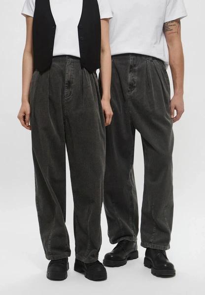 Идеальная база — брюки на осень-зиму 2025/26: лучшие модели у российских брендов