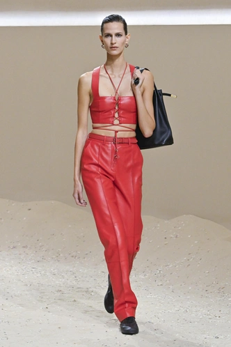 Идеальная база — брюки на осень-зиму 2025/26: лучшие модели у российских брендов