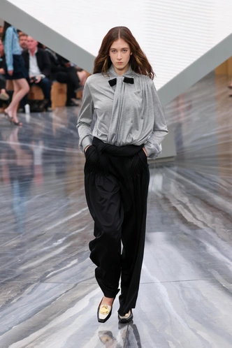 Идеальная база — брюки на осень-зиму 2025/26: лучшие модели у российских брендов