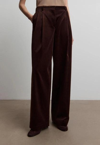 Идеальная база — брюки на осень-зиму 2025/26: лучшие модели у российских брендов