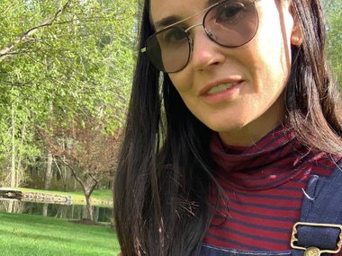 Как без макияжа выглядит Деми Мур: секреты красоты, макияж, в Субстанции, как ухаживает за лицом, фото без макияжа