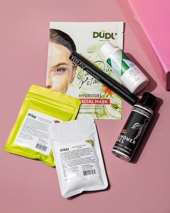 Красота внутри: 20 абсолютных мастхэвов в бьюти-боксах Woman.ru x Royal Samples