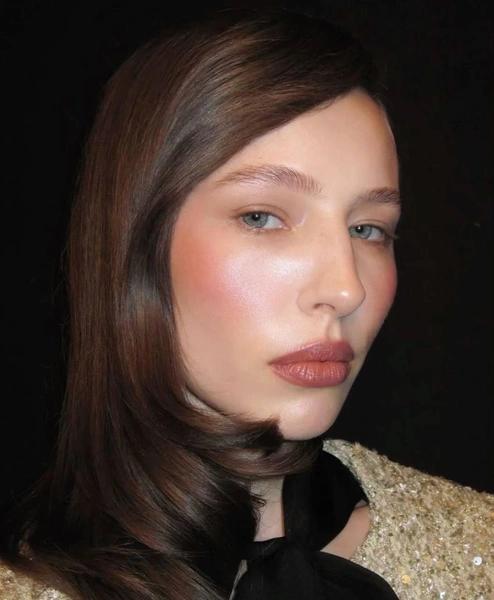 Макияж в стиле Марии-Антуанетты: простой способ освежить лицо