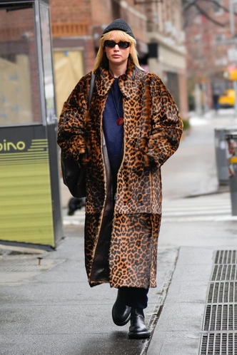 Минимализм, в который влюблены все: как Дженнифер Лоуренс стала новой королевой стритстайла