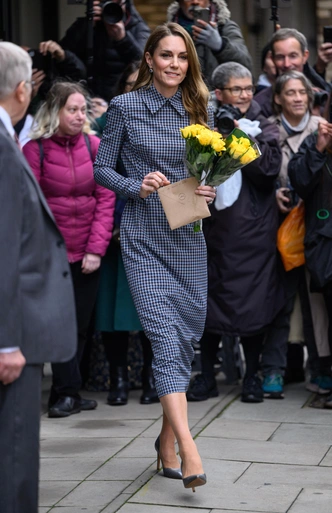 Новый выход Кейт Миддлтон доказывает, что можно носить все тренды сразу — и выглядеть безупречно