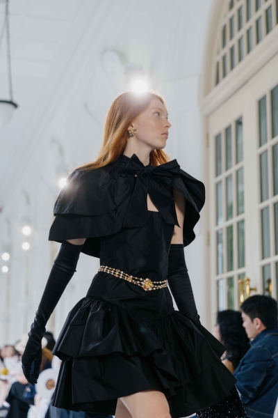 Ода жизни и легкости: как прошел круизный показ Chanel в Сингапуре