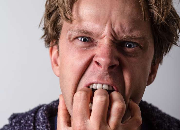 Почему люди грызут ногти и как от этого избавиться: 5 эффективных способов