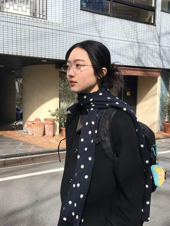 Polka dot остается с нами и этой зимой: где купить «теплый» горошек и как его стилизовать