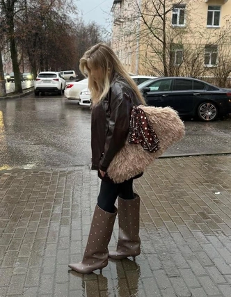 Polka dot остается с нами и этой зимой: где купить «теплый» горошек и как его стилизовать