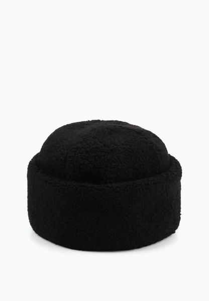 Шапки, береты и кепки: самые модные головные уборы зимы 2025/26