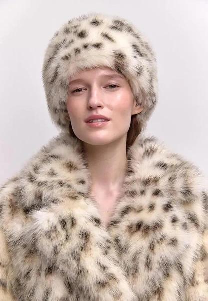 Шапки, береты и кепки: самые модные головные уборы зимы 2025/26