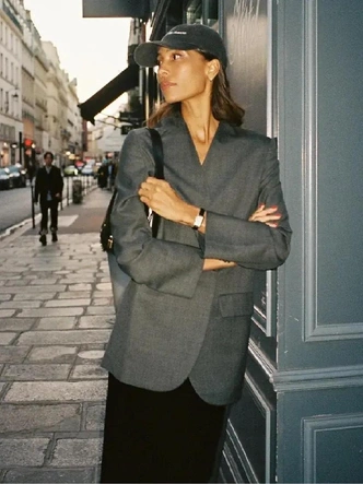 Шапки, береты и кепки: самые модные головные уборы зимы 2025/26