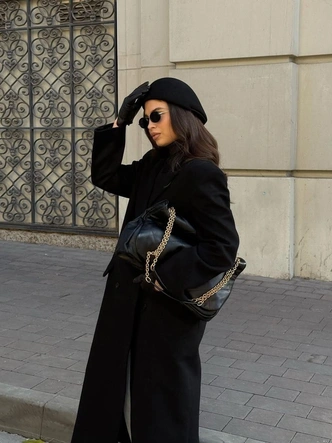 Шапки, береты и кепки: самые модные головные уборы зимы 2025/26