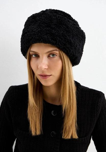 Шапки, береты и кепки: самые модные головные уборы зимы 2025/26